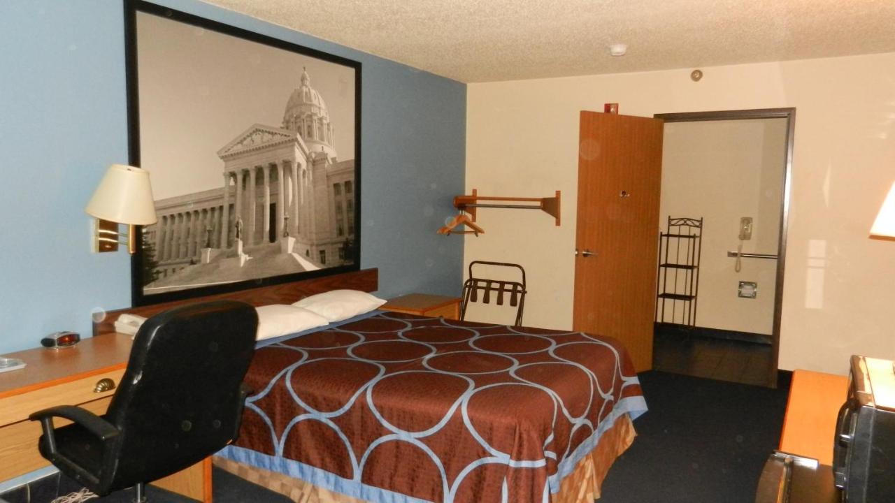 | Super 8 by Wyndham Potosi
