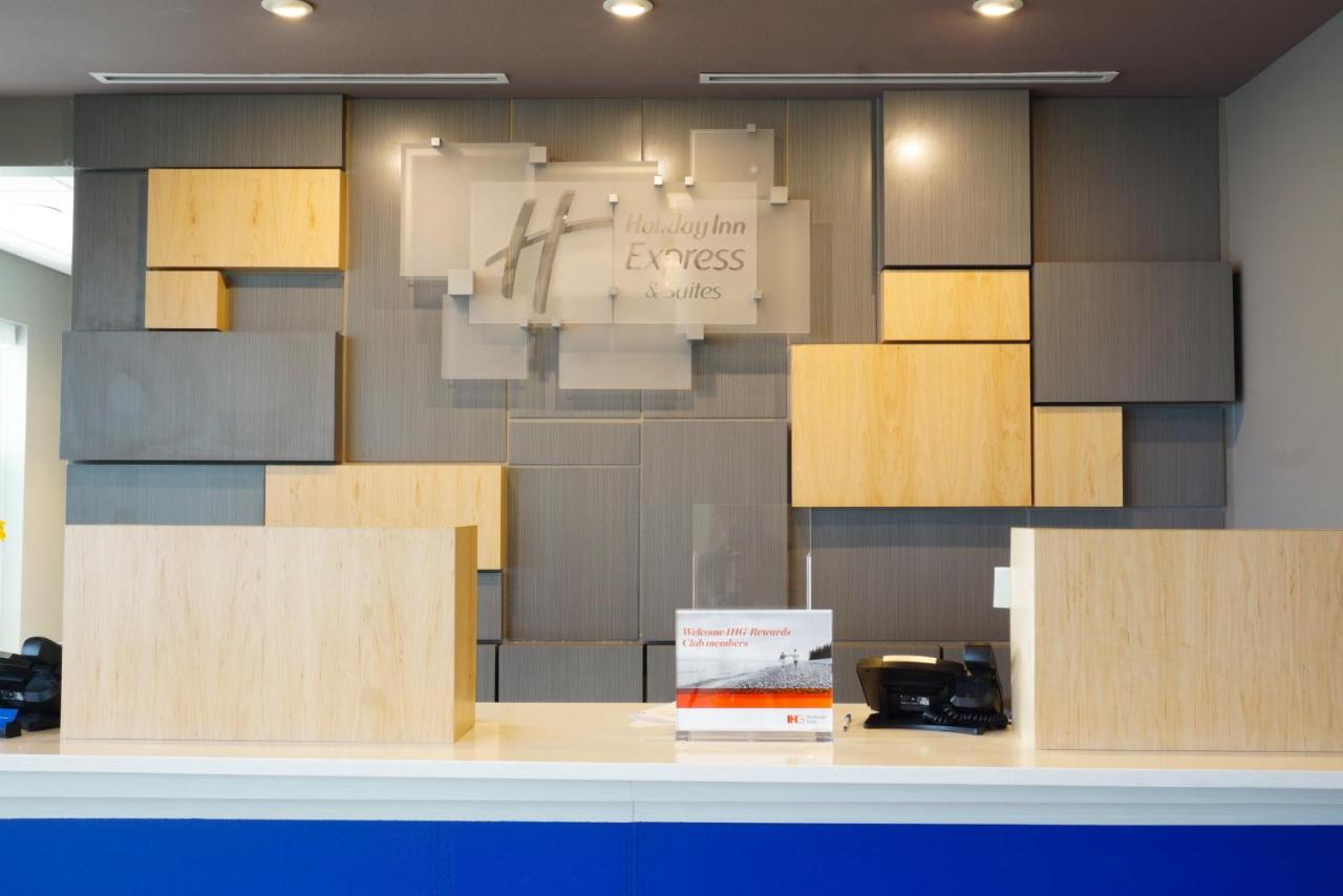 | Holiday Inn Express & Suites Omaha - Millard Area, an IHG Hotel