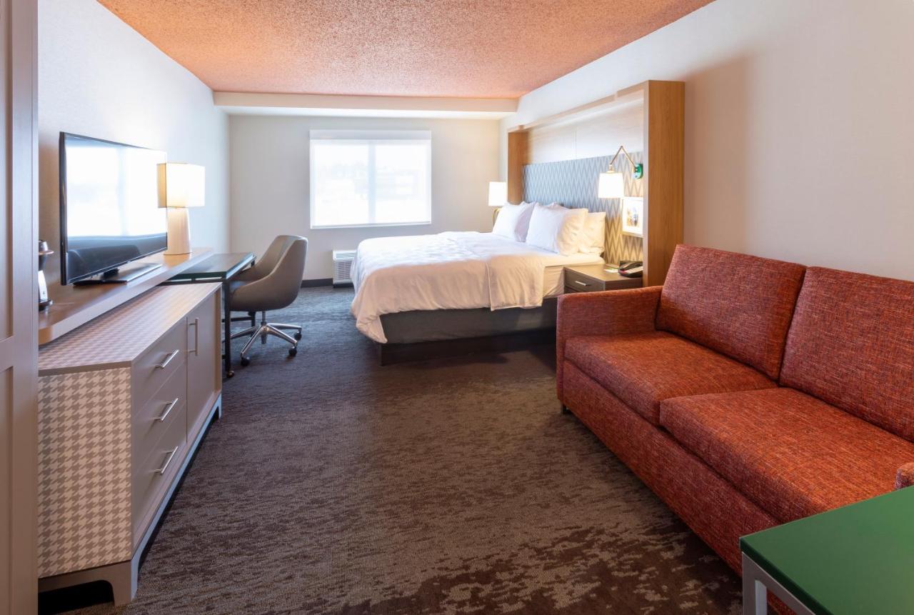 King Room with Sofa Bed - Non-Smoking at Holiday Inn Marquette, an IHG Hotel