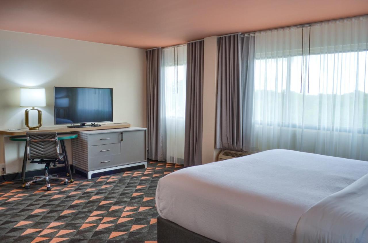 | Holiday Inn Mobile West I-10, an IHG Hotel