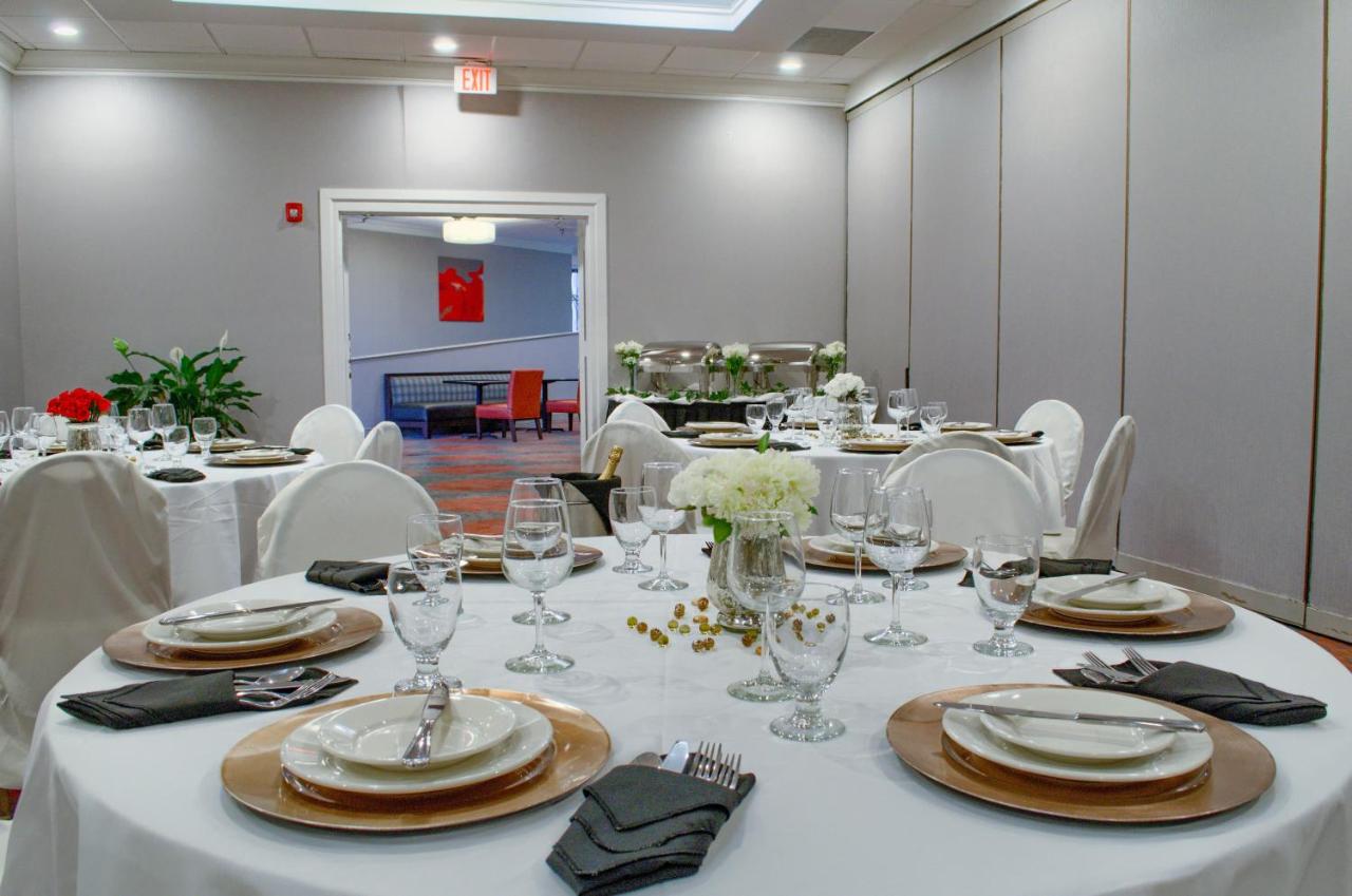 | Holiday Inn Mobile West I-10, an IHG Hotel