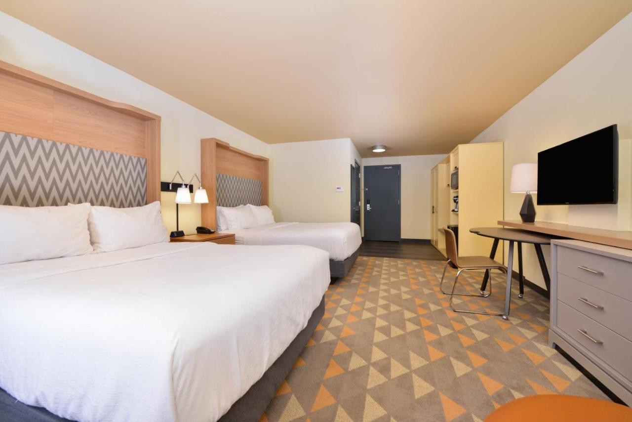 Room with Two Beds - Hearing Accessible - Non-Smoking at Holiday Inn Kansas City Airport by IHG