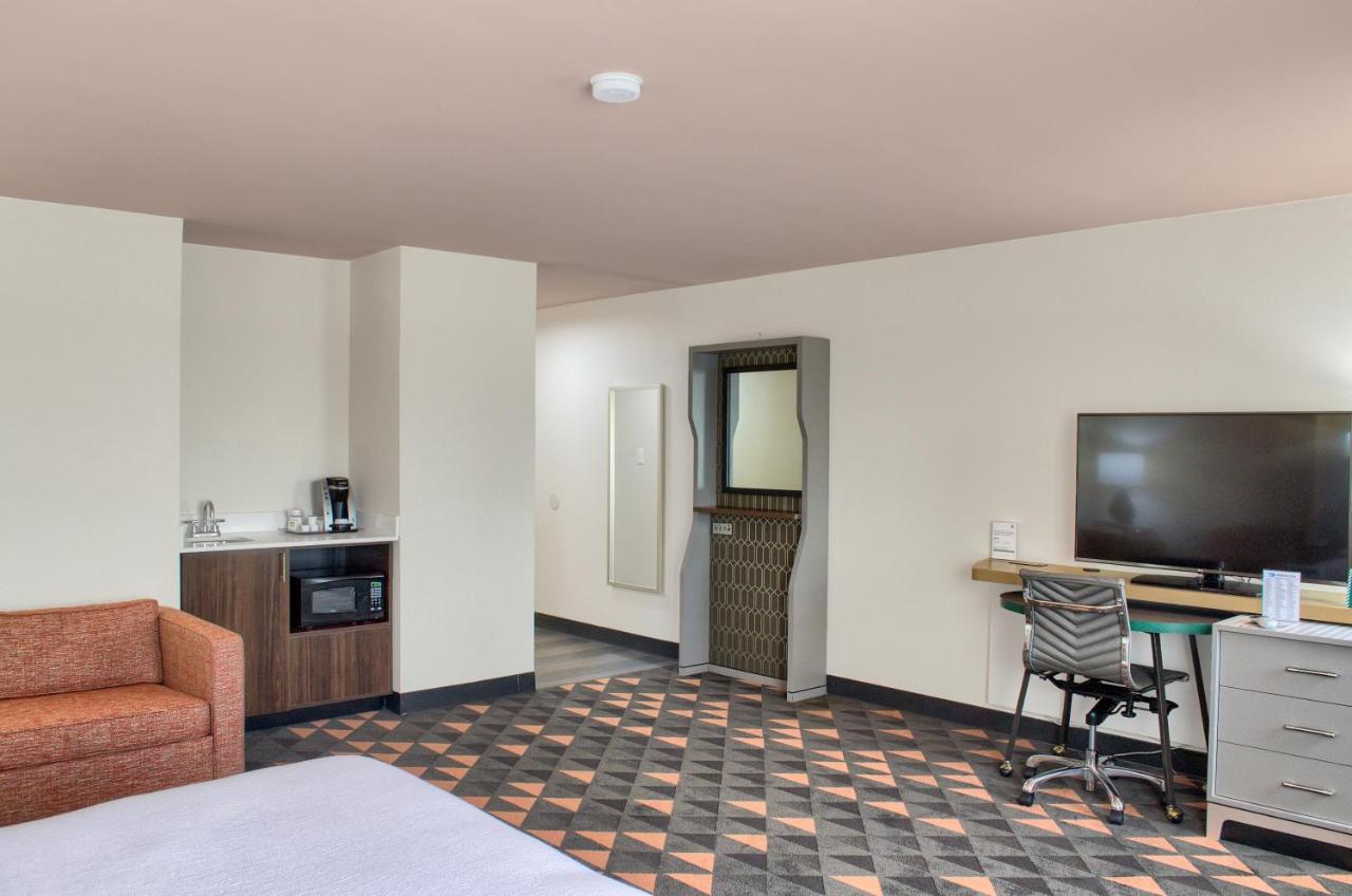 | Holiday Inn Mobile West I-10, an IHG Hotel