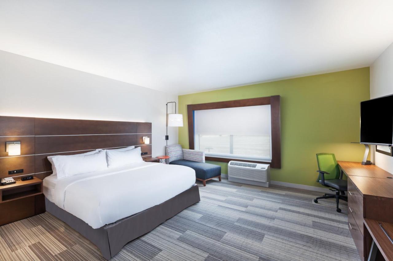  | Holiday Inn Express and Suites Chanute, an IHG Hotel