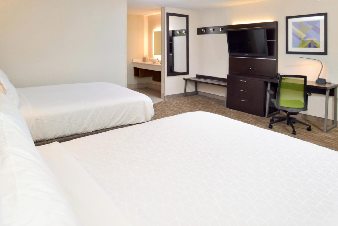  | Holiday Inn Express Wixom, an IHG Hotel
