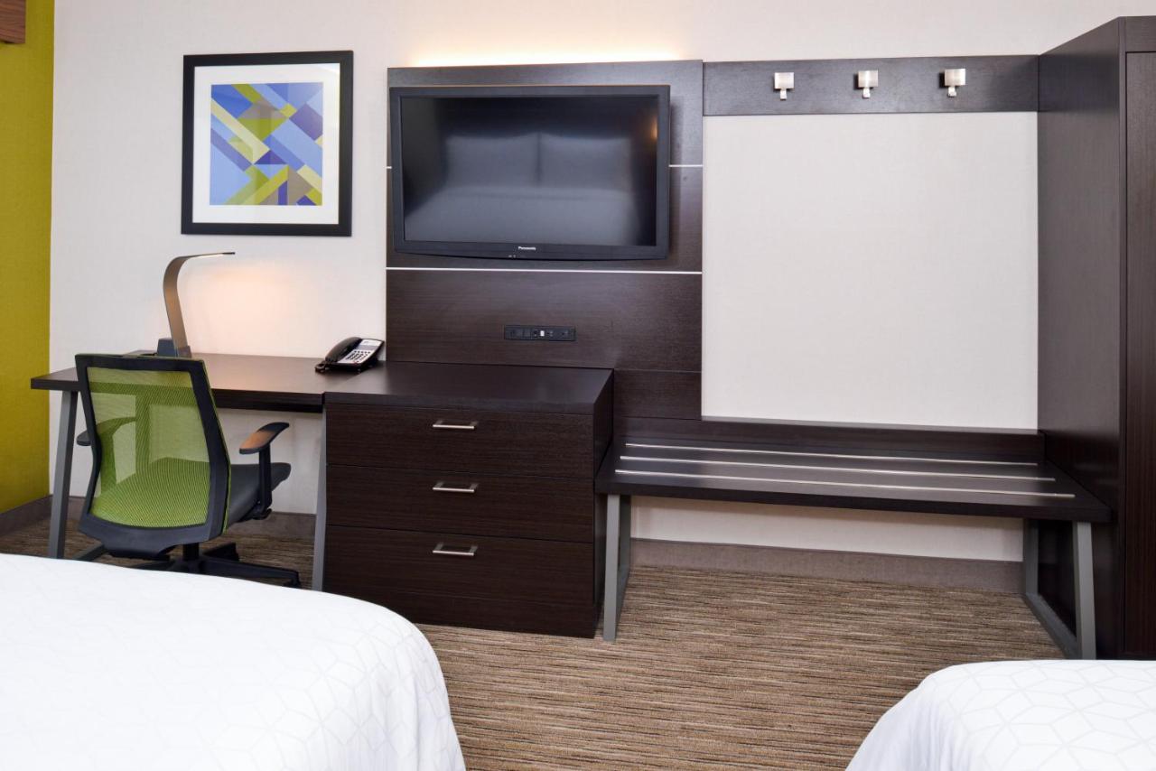  | Holiday Inn Express Wixom, an IHG Hotel