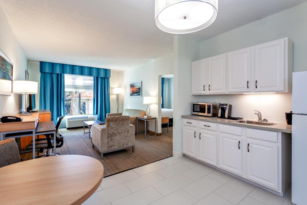 One-Bedroom Suite at Holiday Inn St. Augustine - World Golf by IHG