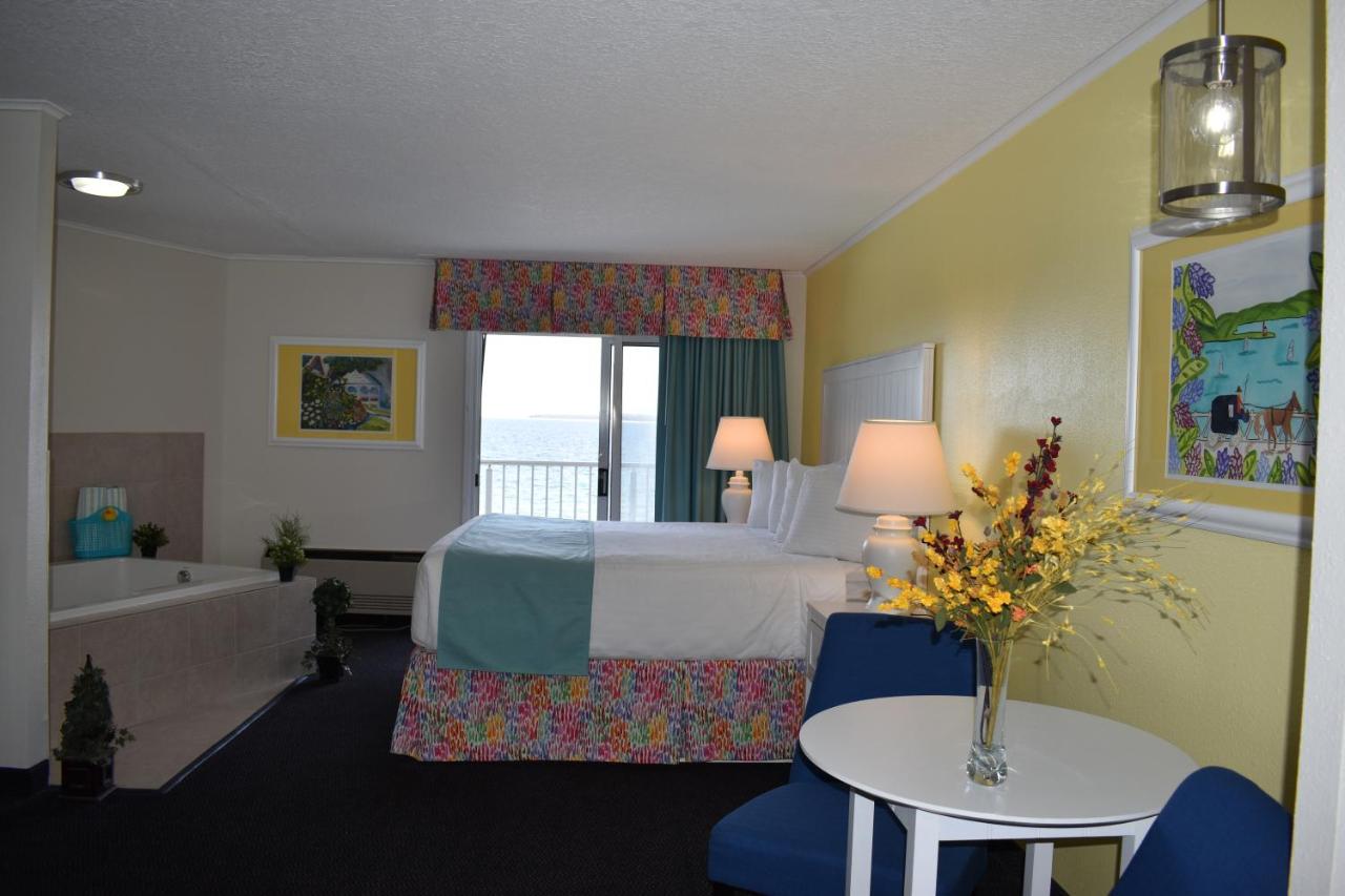 | Breakers Resort - Lakeside