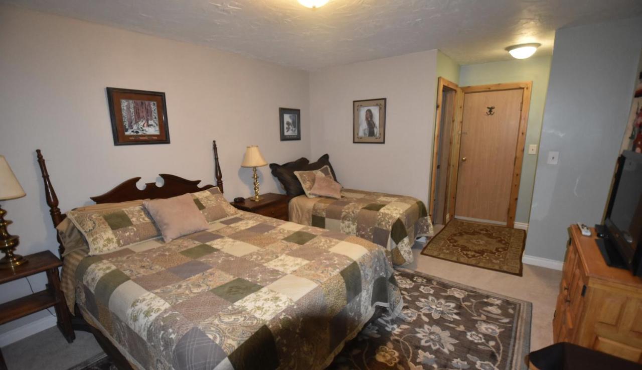 | Alaska Grizzly Lodge