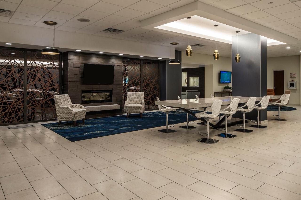 | Crowne Plaza Suites Pittsburgh South