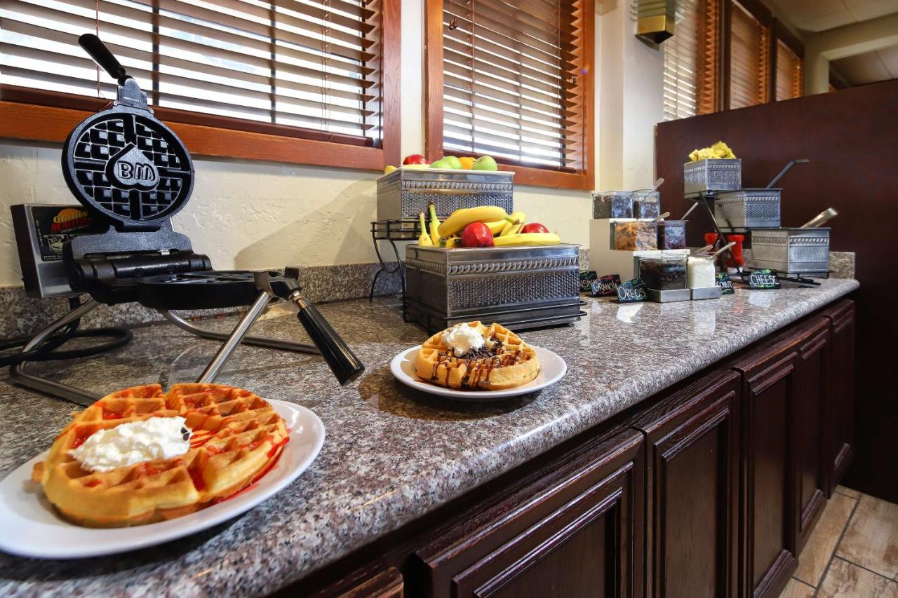  | Hotel Bridgeway, Tucson Int'l Airport