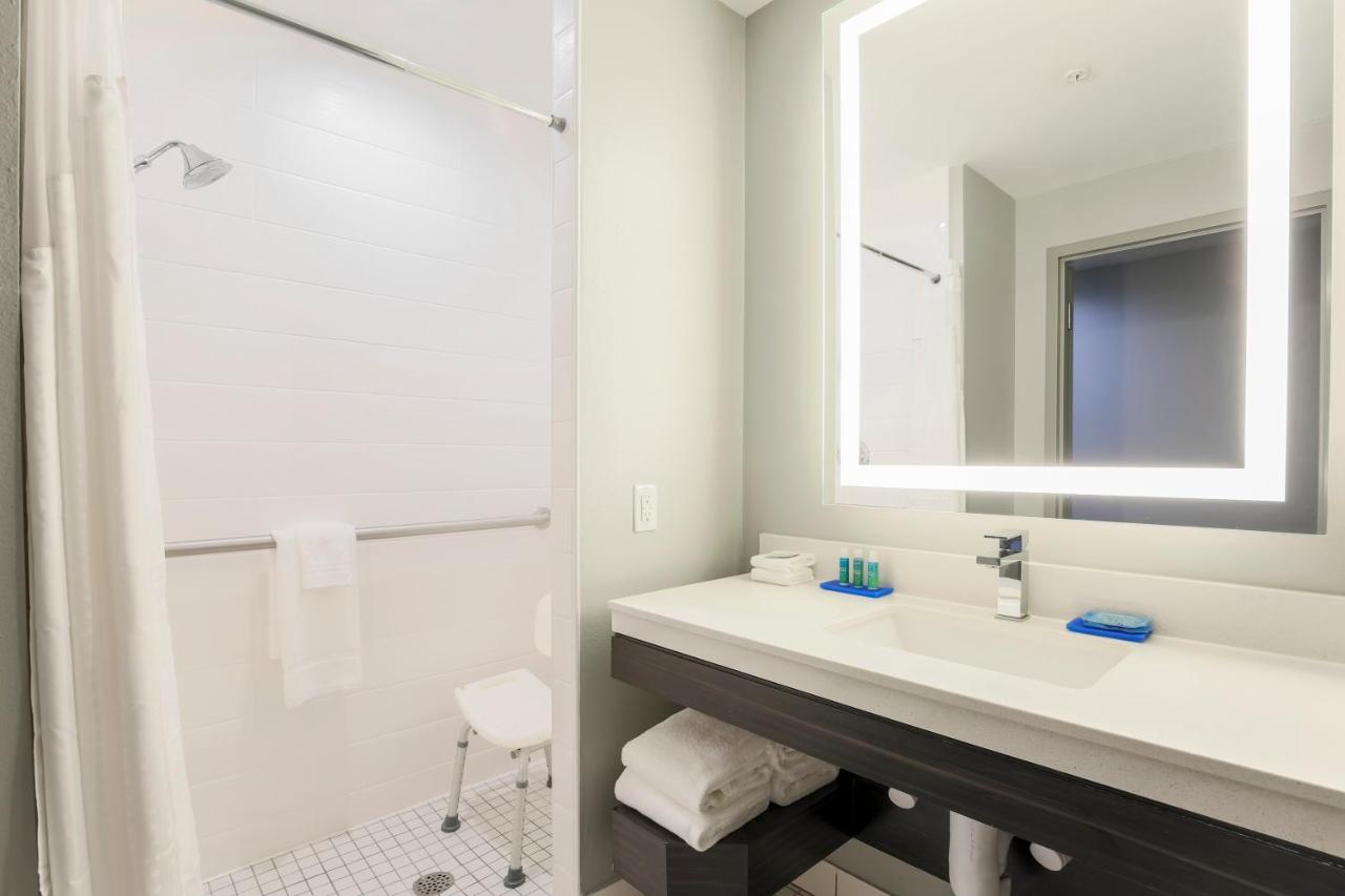 Twin Room - Mobility Access/Hearing Accessible at Holiday Inn Express & Suites Houston - Hobby Airport Area by IHG