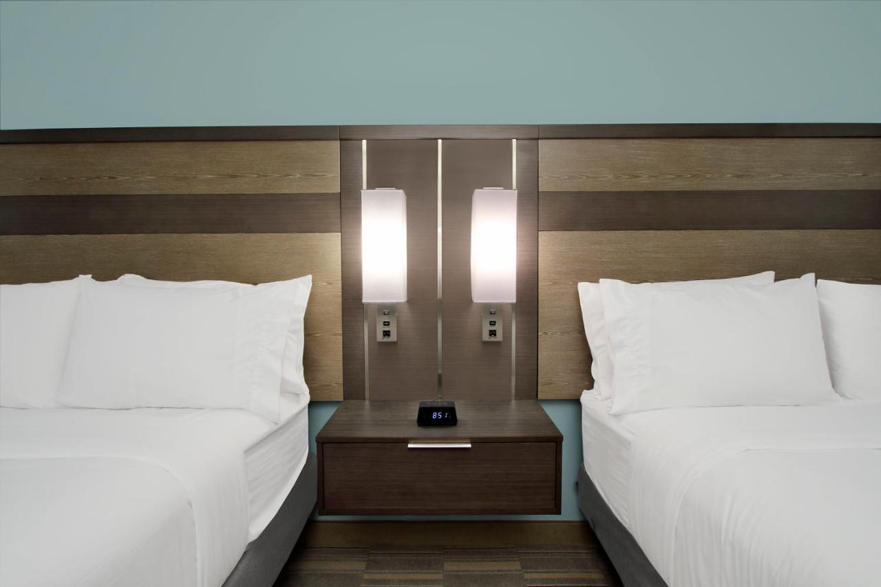  | Holiday Inn Express & Suites Lake Charles South
