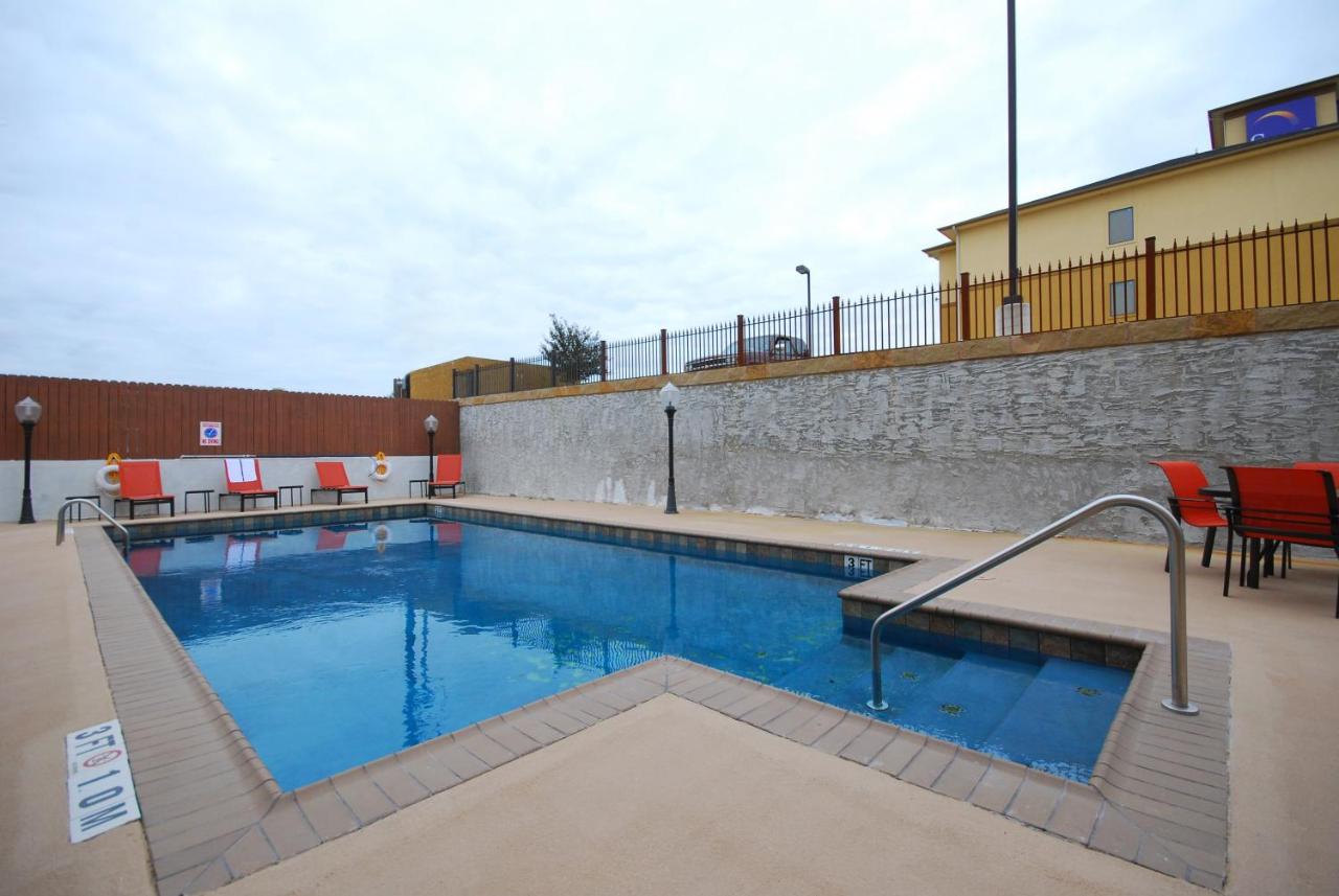 | Holiday Inn Express & Suites Gonzales, an IHG Hotel