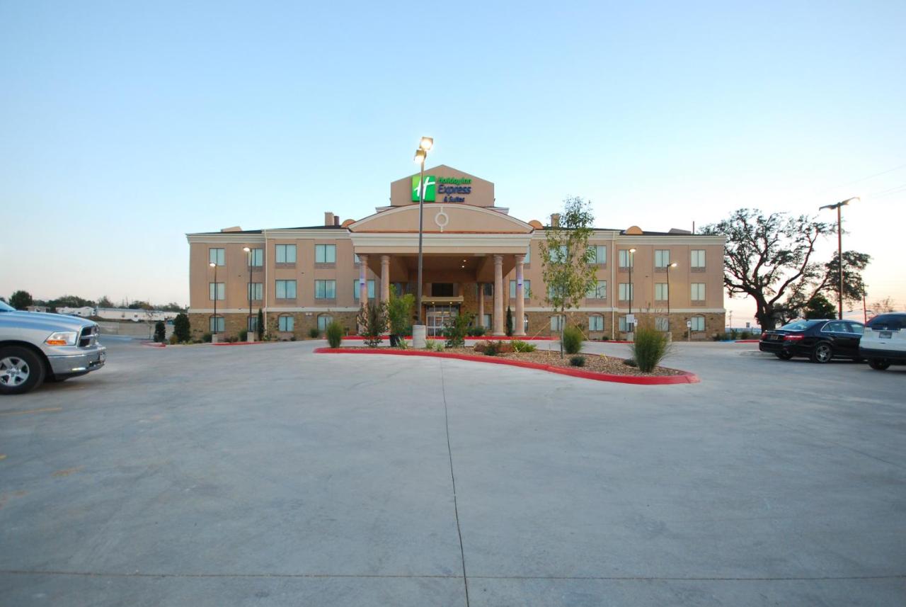 | Holiday Inn Express & Suites Gonzales, an IHG Hotel