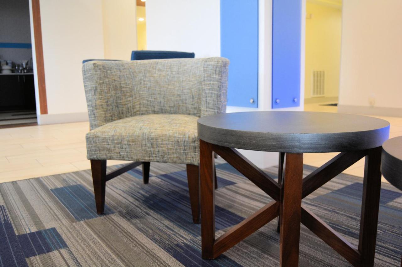 | Holiday Inn Express And Suites
