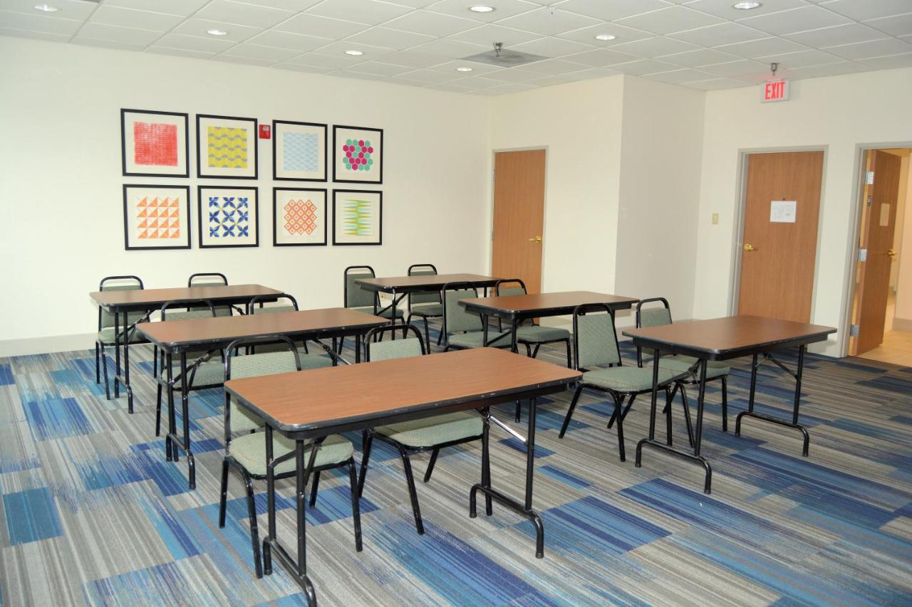 | Holiday Inn Express And Suites