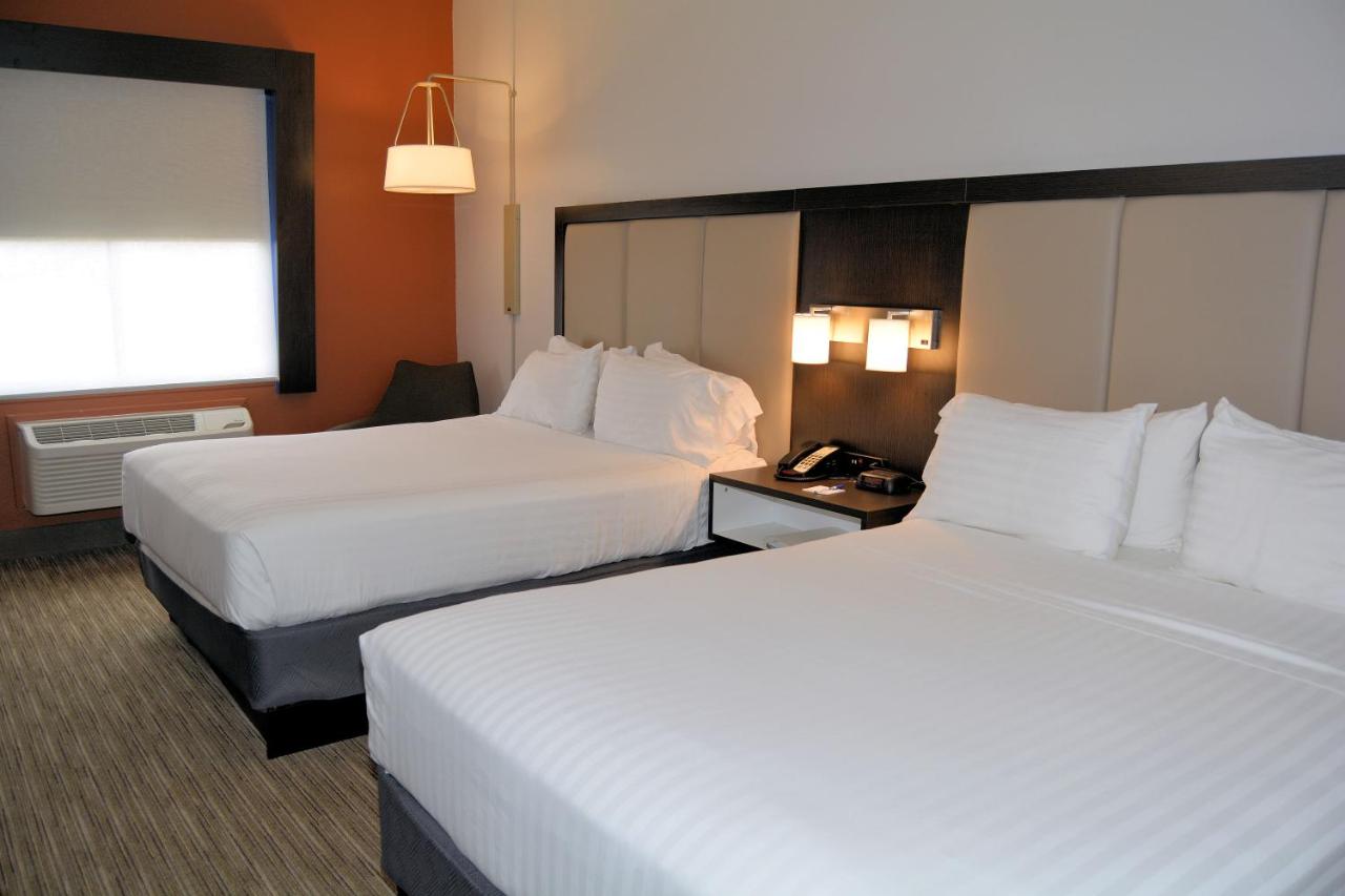 Queen Room with Two Queen Beds at Holiday Inn Express & Suites by IHG