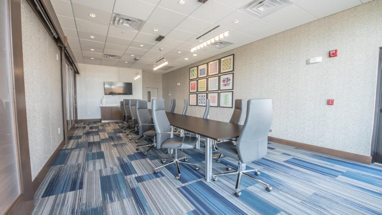  | Holiday Inn Express & Suites-Dripping Springs - Austin Area