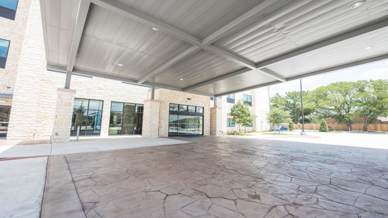 | Holiday Inn Express & Suites-Dripping Springs - Austin Area