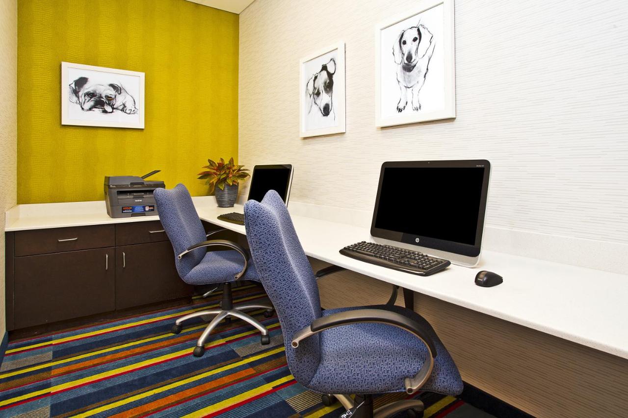 | Holiday Inn Express & Suites Ann Arbor West