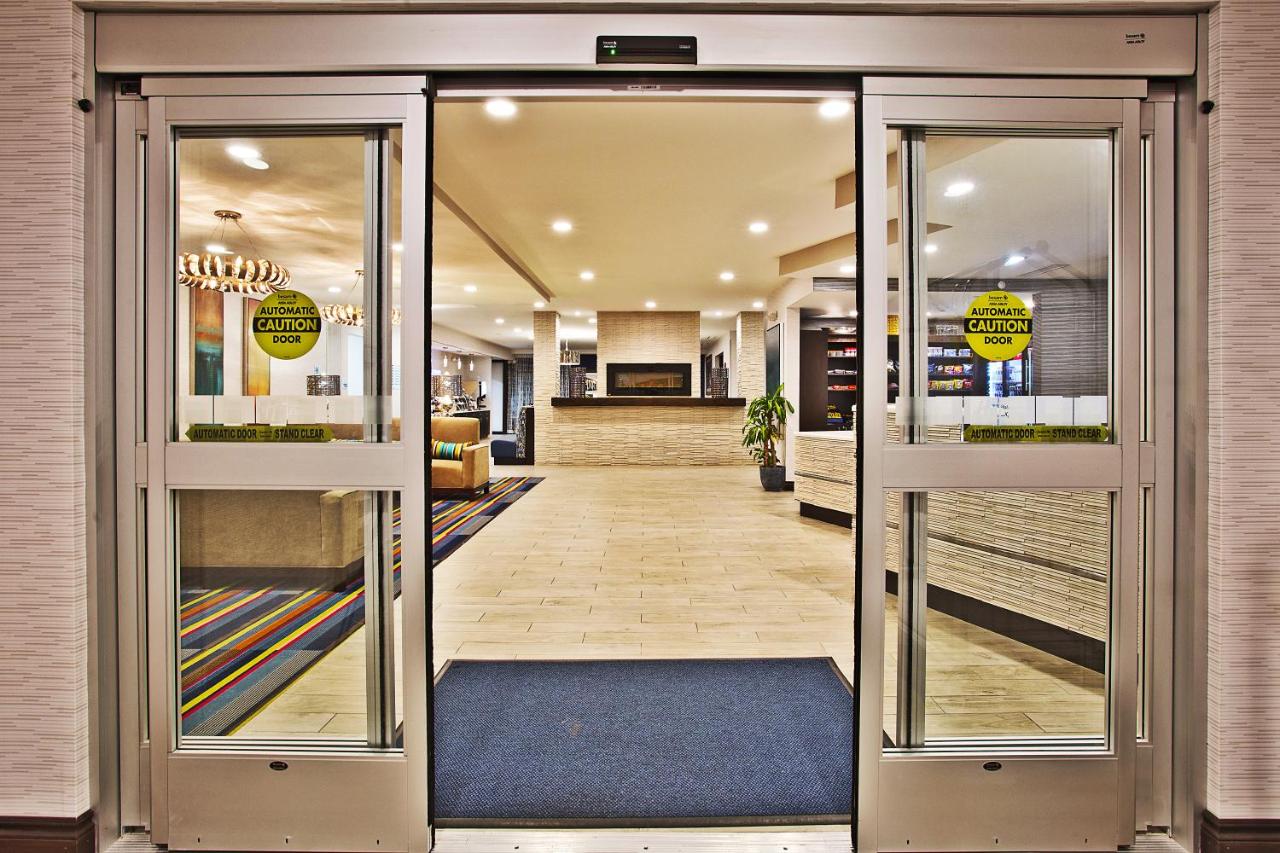 | Holiday Inn Express & Suites Ann Arbor West