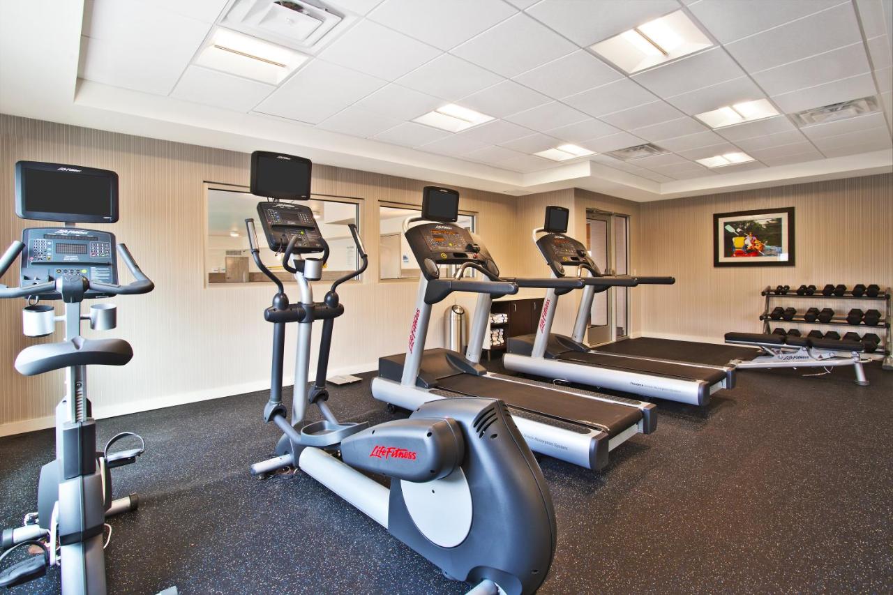 | Holiday Inn Express & Suites Ann Arbor West