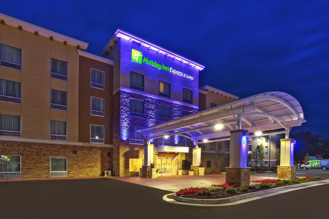 | Holiday Inn Express & Suites Ann Arbor West