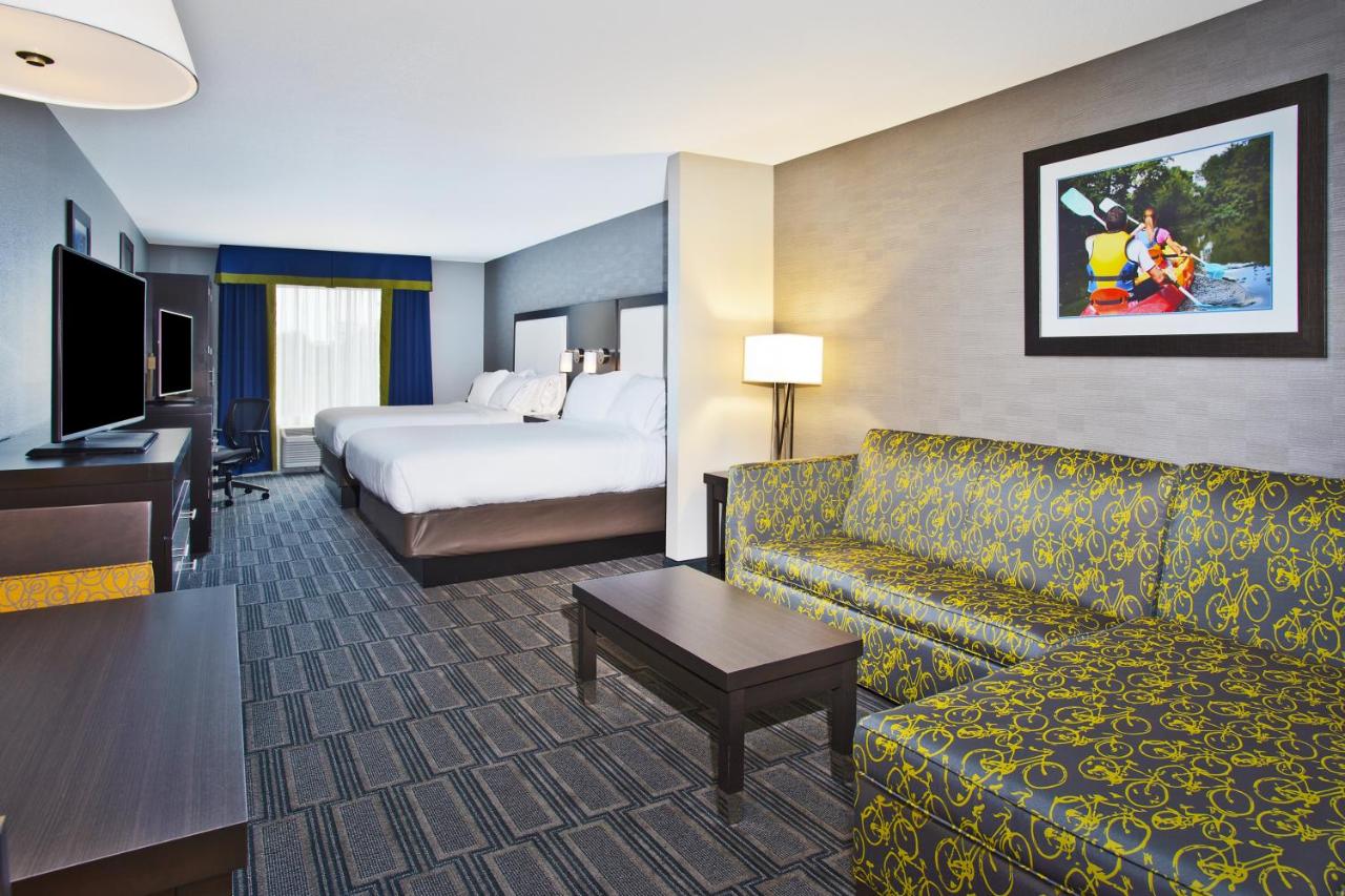 | Holiday Inn Express & Suites Ann Arbor West