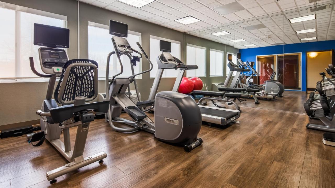  | Holiday Inn Express Hotel & Suites Detroit - Farmington Hills, an IHG Hotel