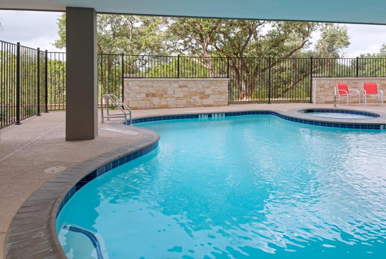  | Holiday Inn Express & Suites Austin NW - Four Points, an IHG Hotel