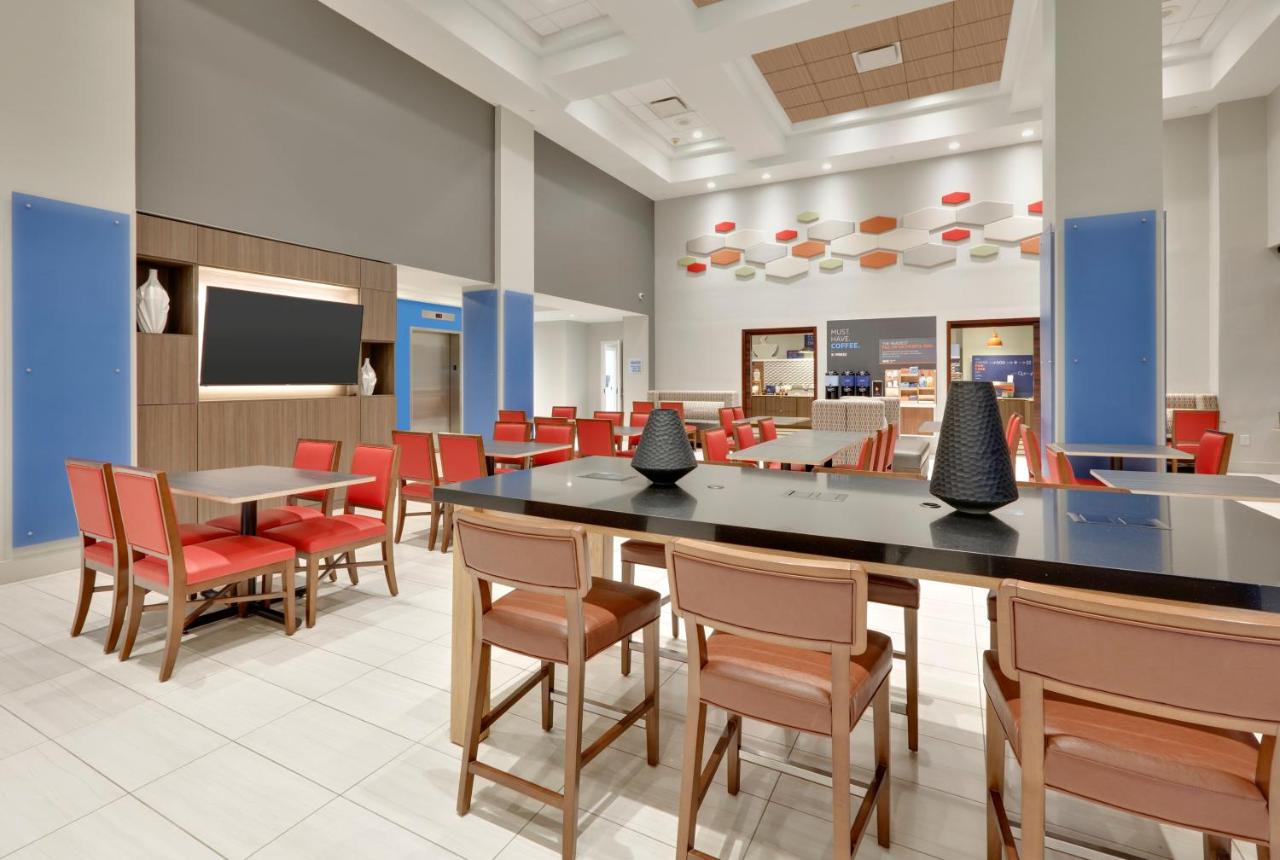 | Holiday Inn Express Hotel & Suites - Irving Convention Center - Las Colinas, an IHG Hotel