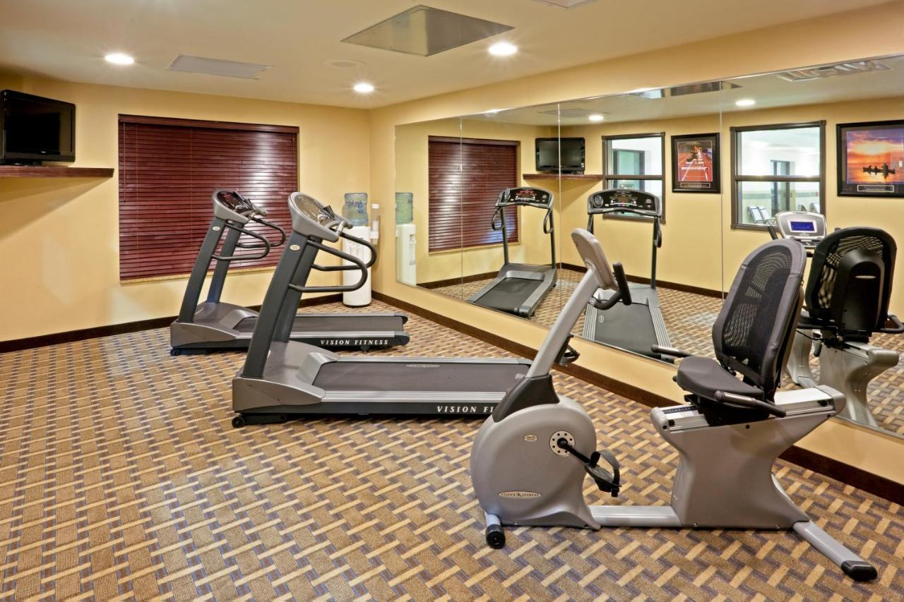 | Holiday Inn Express Hotel & Suites Syracuse North Airport Area, an IHG Hotel