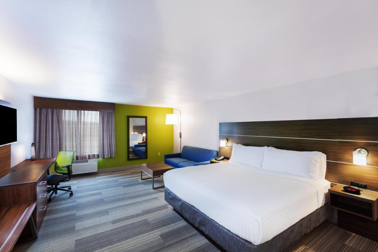 King Room with Sofa Bed at Holiday Inn Express Hotel & Suites Dallas Lewisville by IHG