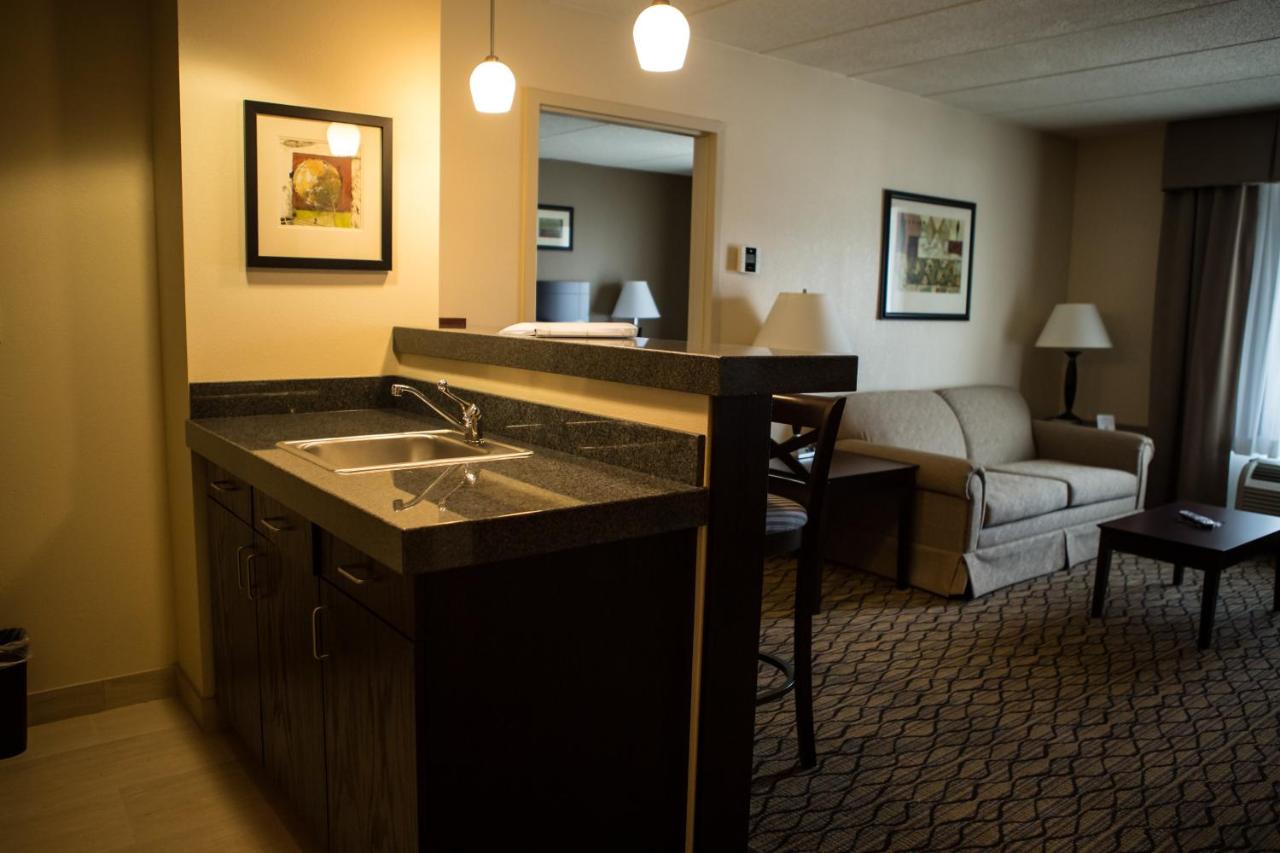 | Holiday Inn Express Milford, an IHG Hotel