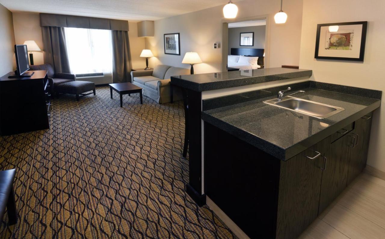 | Holiday Inn Express Milford, an IHG Hotel
