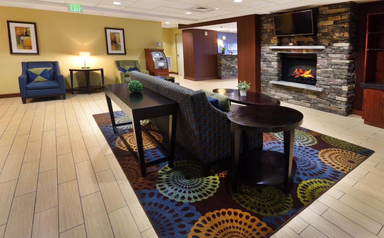 | Holiday Inn Express Milford, an IHG Hotel