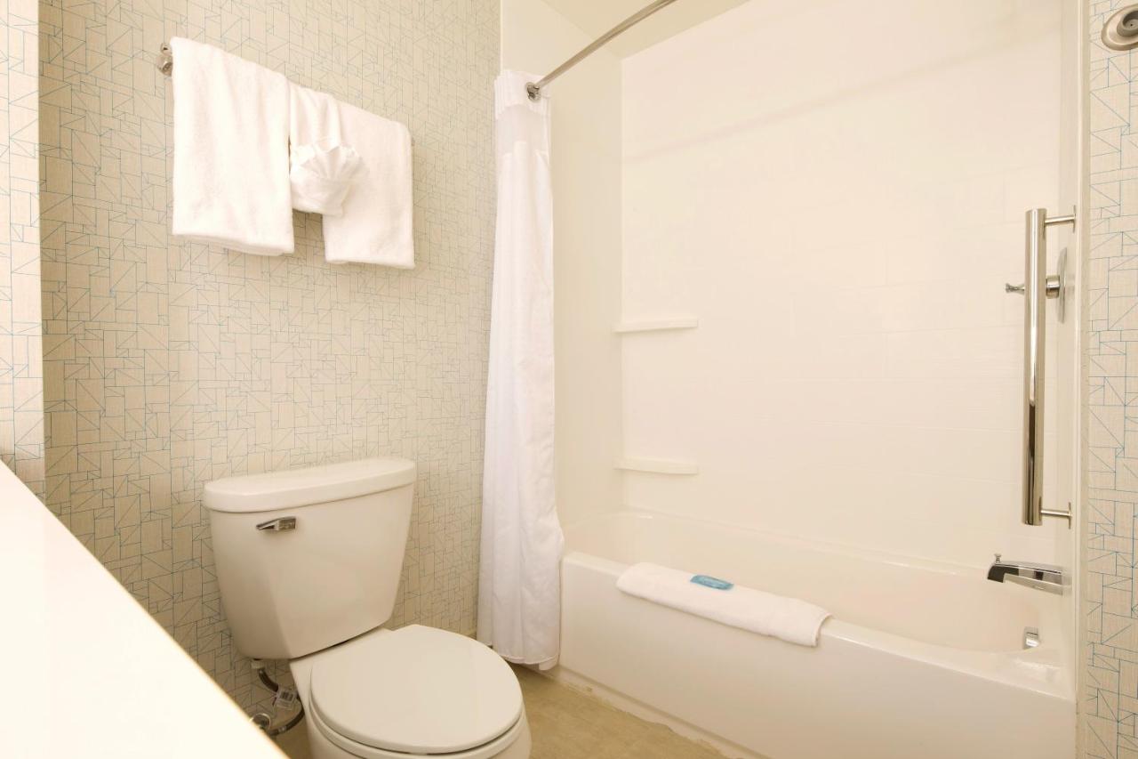 Queen Room with Two Queen Beds - Non-Smoking at Holiday Inn Express & Suites Monroe by IHG