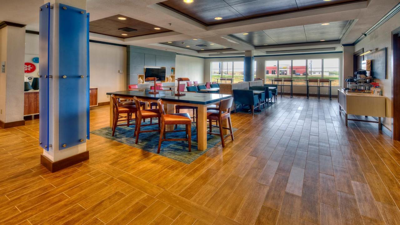 | Holiday Inn Express Hotel and Suites Corsicana I-45, an IHG Hotel