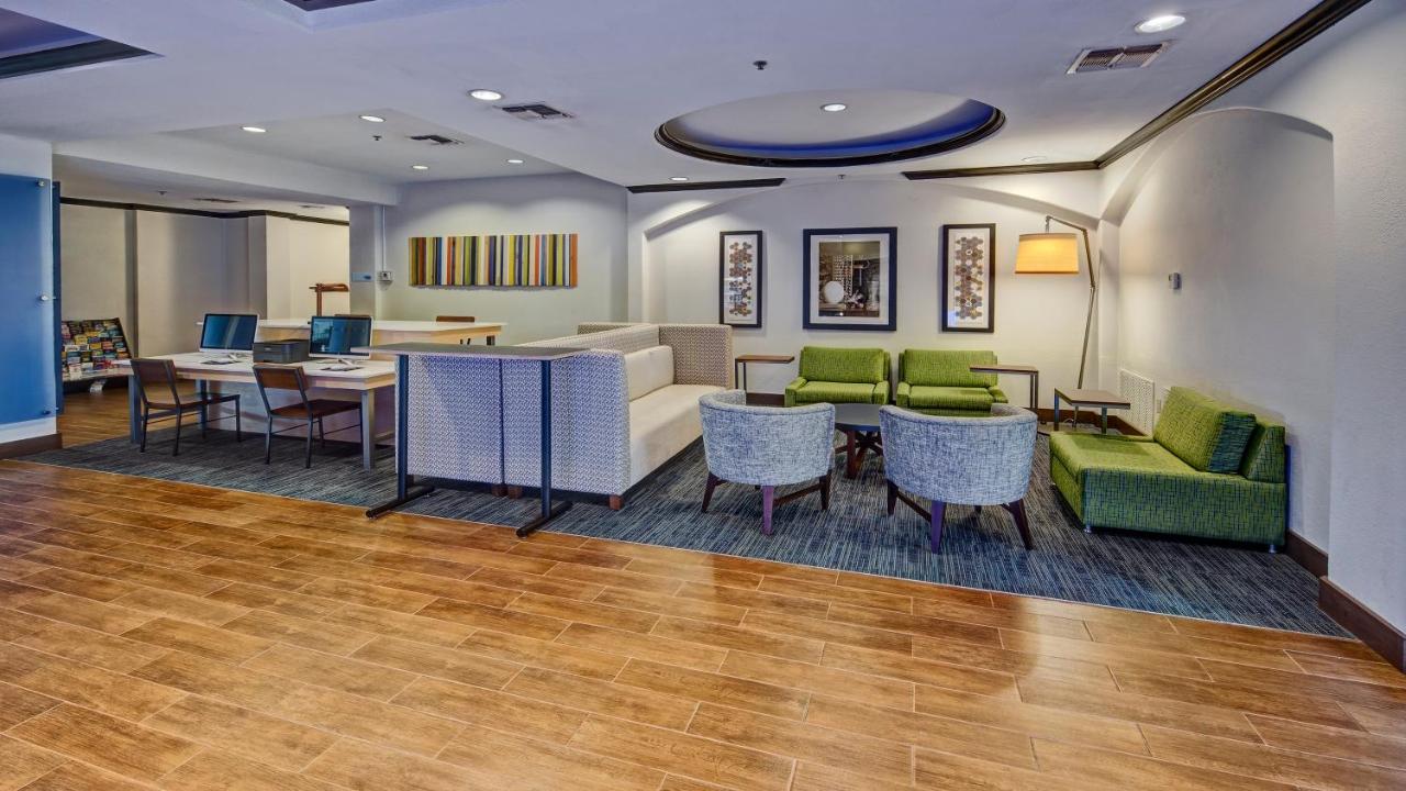  | Holiday Inn Express Hotel and Suites Corsicana I-45, an IHG Hotel