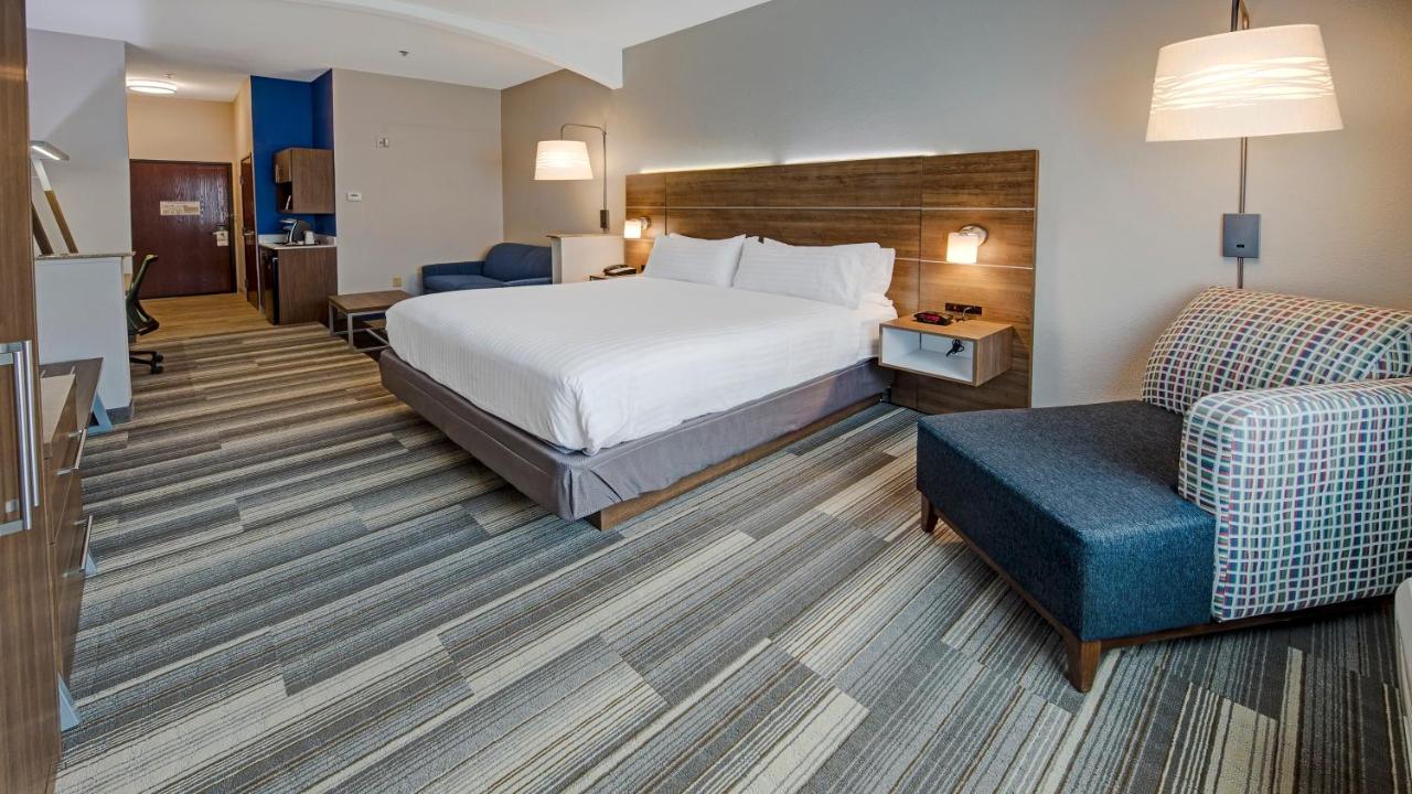 | Holiday Inn Express Hotel and Suites Corsicana I-45, an IHG Hotel