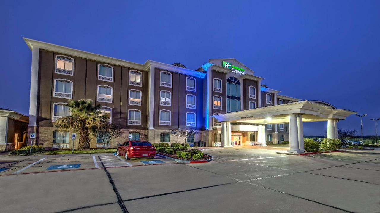 | Holiday Inn Express Hotel and Suites Corsicana I-45, an IHG Hotel