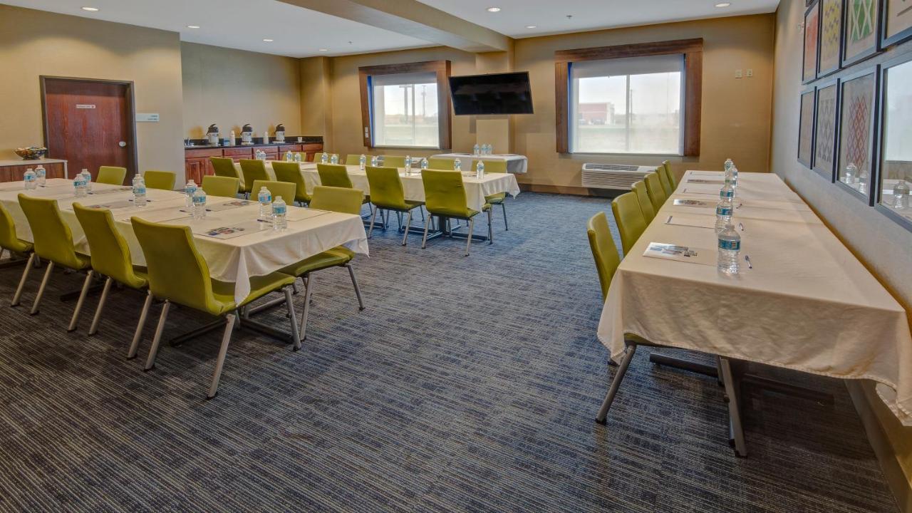 | Holiday Inn Express Hotel and Suites Corsicana I-45, an IHG Hotel