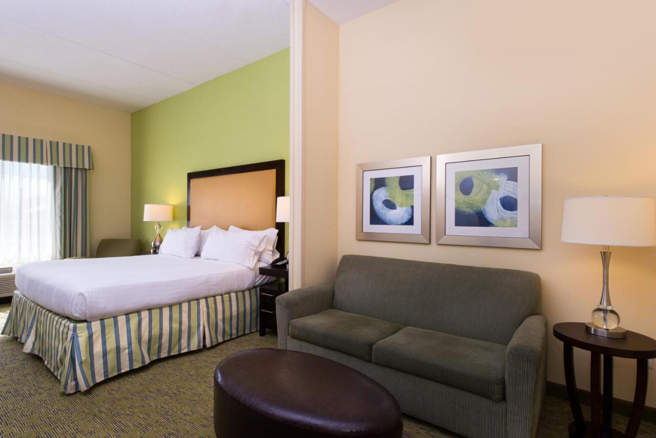 King Suite - Non-Smoking at Holiday Inn Express Hotel and Suites Scranton by IHG