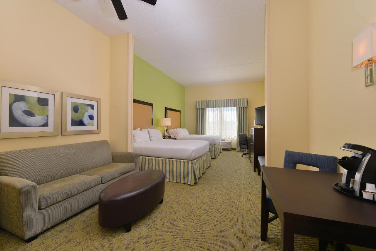 Queen Suite - Non-Smoking at Holiday Inn Express Hotel and Suites Scranton by IHG