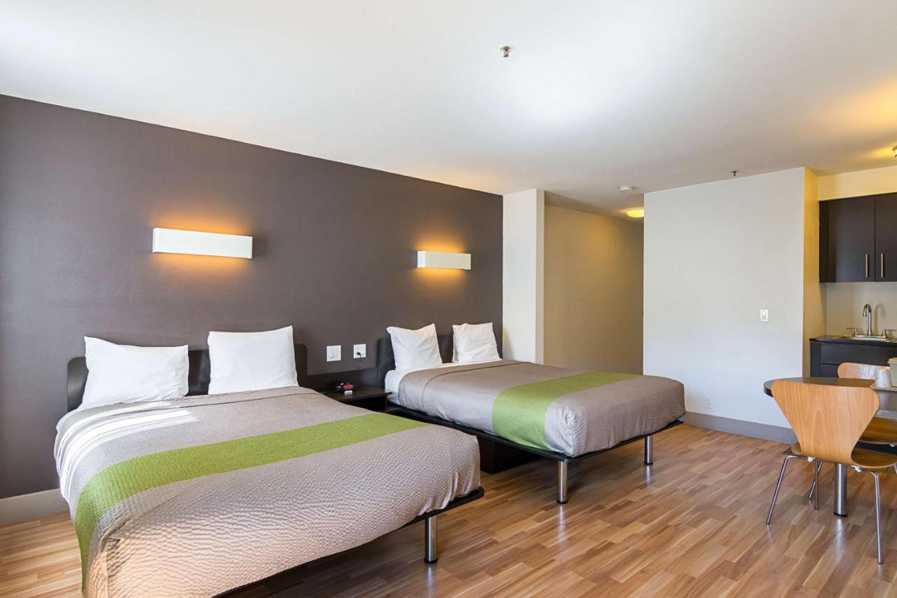 Queen Room with Two Queen Beds - Non-Smoking at Studio 6 Concord, CA