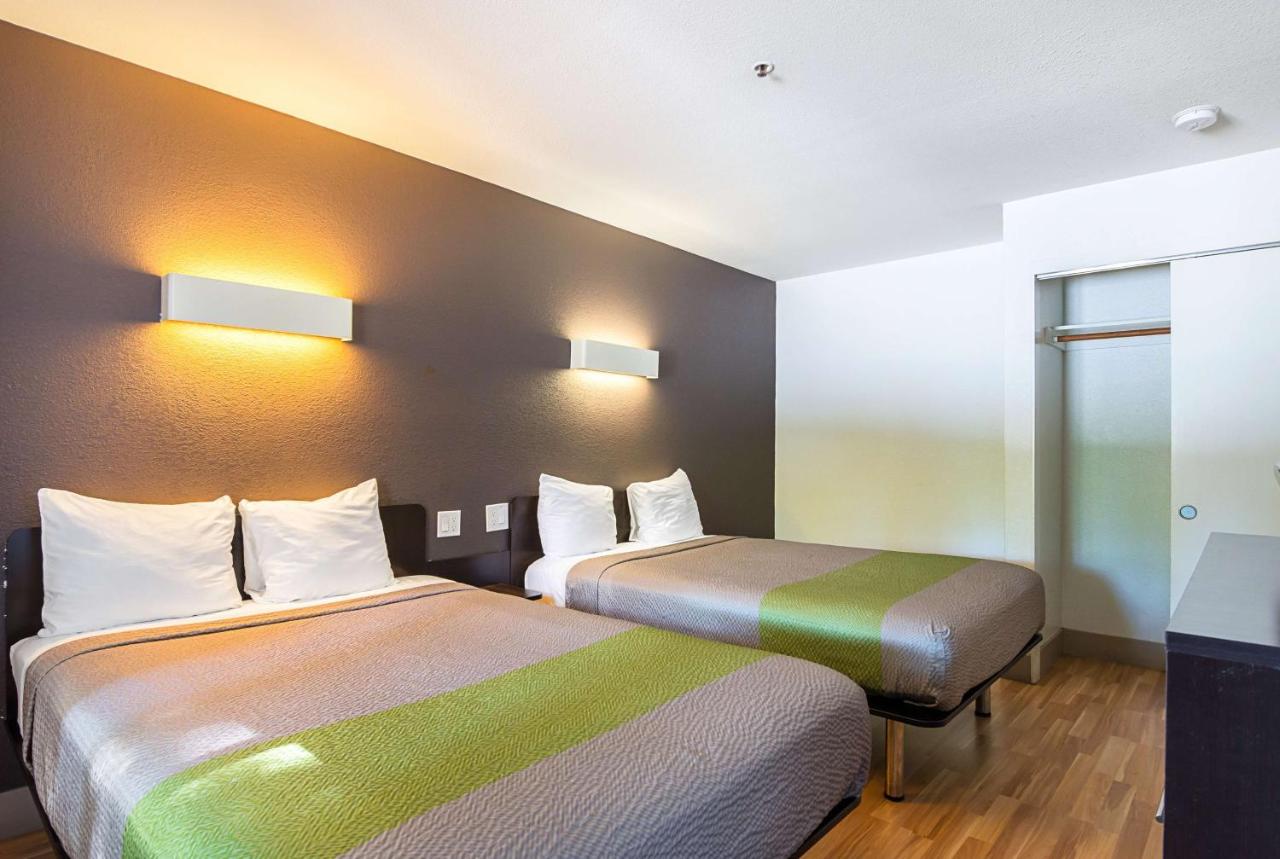 Queen Room with Two Queen Beds - Non-Smoking at Studio 6 Concord, CA