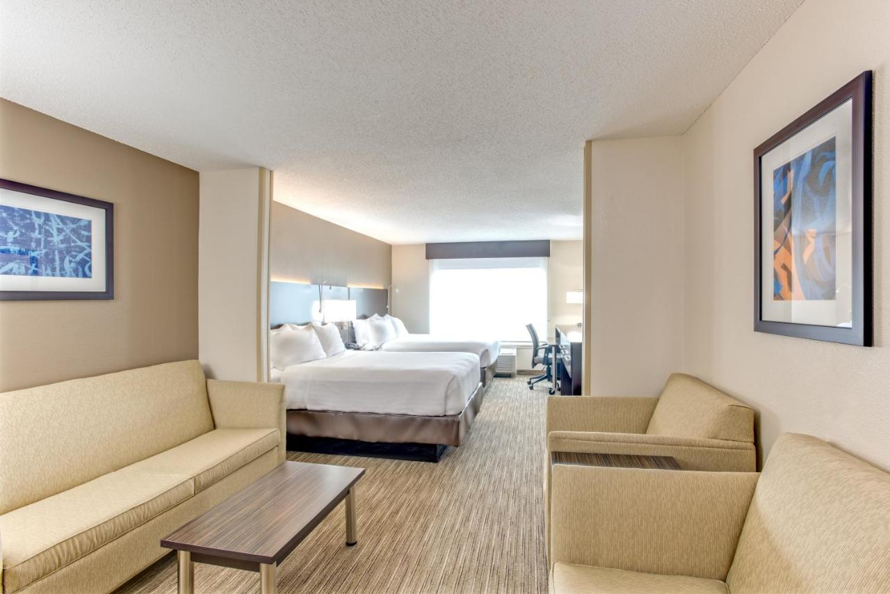 | Holiday Inn Express Hotel & Suites Bethlehem, an IHG Hotel