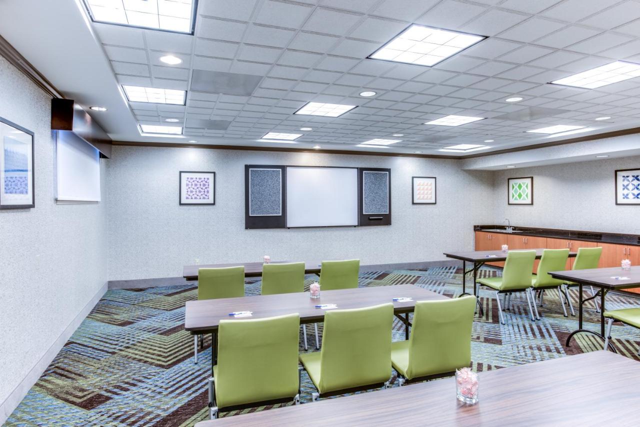 | Holiday Inn Express Hotel & Suites Bethlehem, an IHG Hotel