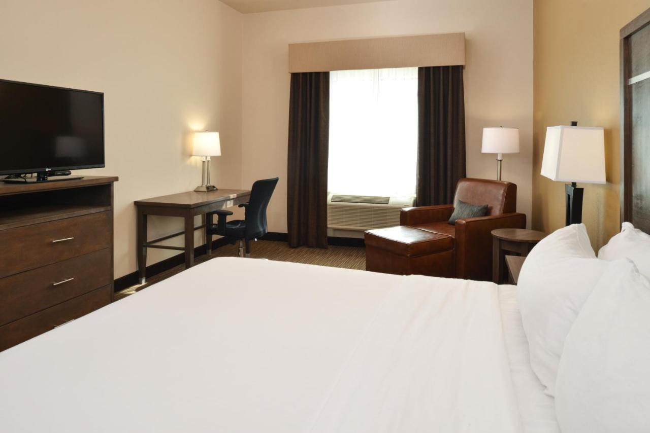 King Leisure Room at Holiday Inn Express & Suites Globe by IHG